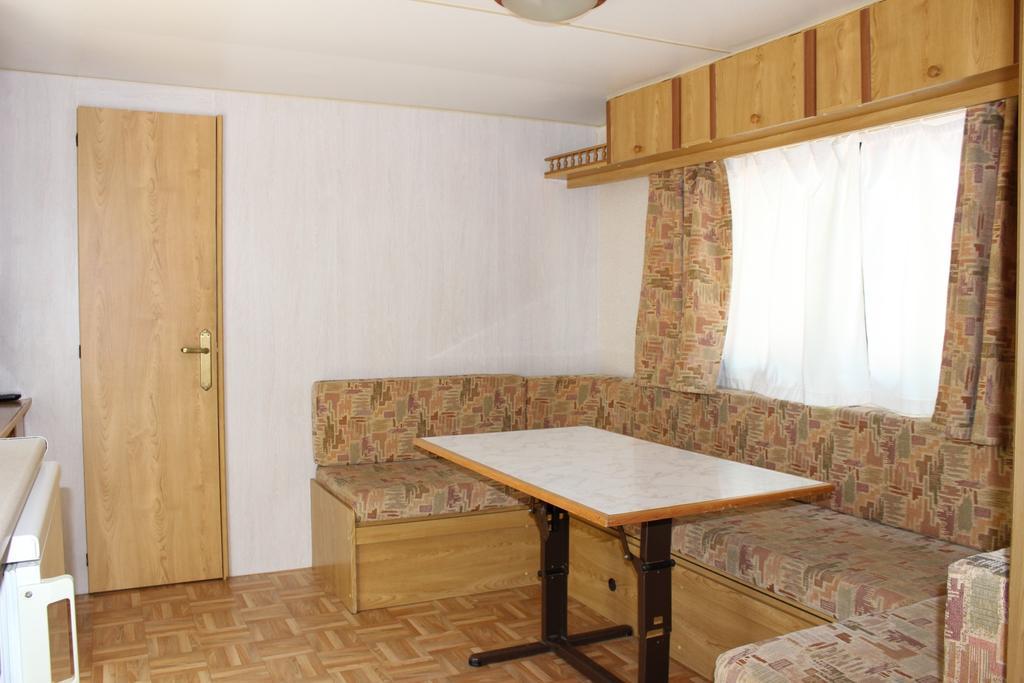 Bungalows Pena Montanesa Aínsa Zimmer foto