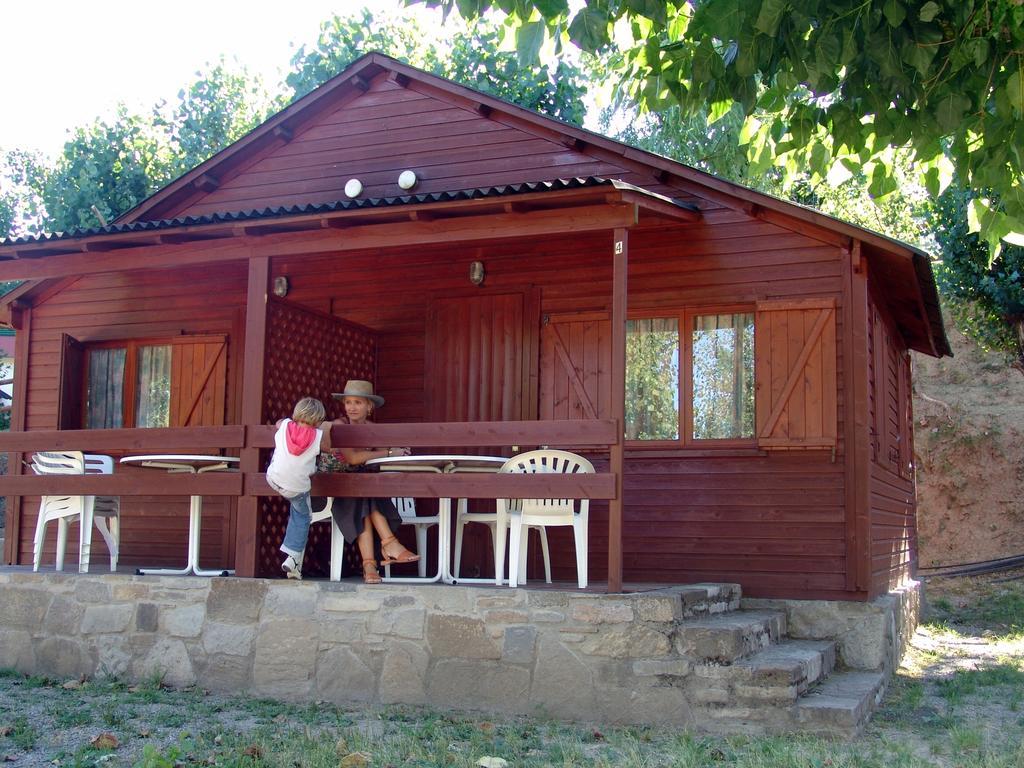Bungalows Pena Montanesa Aínsa Zimmer foto